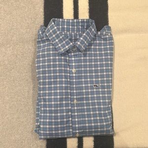 VINEYARD VINES “on the go performence” YOUTH BUTTON DOWN- PERFECT CONDITION